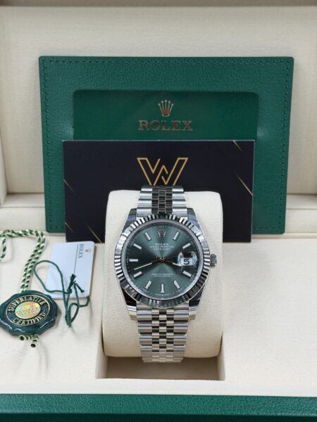Datejust 41mm green 2/26 brand new