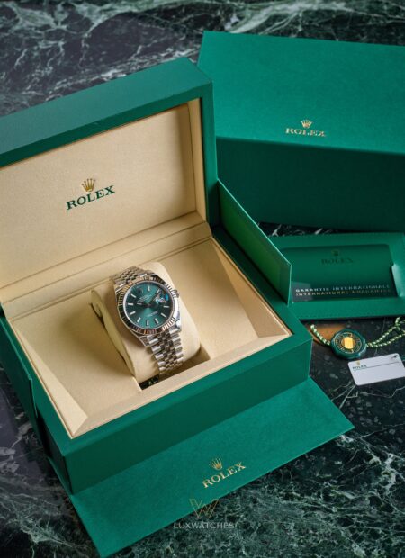 Datejust 41mm green 2/26 brand new