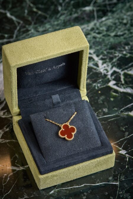 Van cleef & arpels Vintage Alhambra pendant