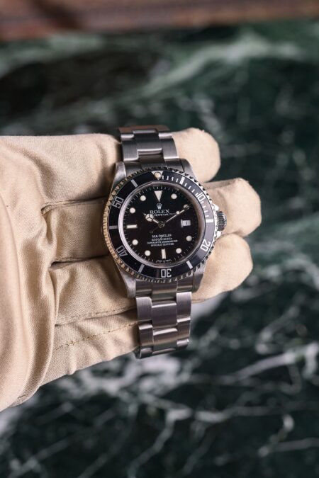 Rolex sea dweller 2010 (no holes )